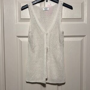 Elegant White Sleeveless Sweater vest
